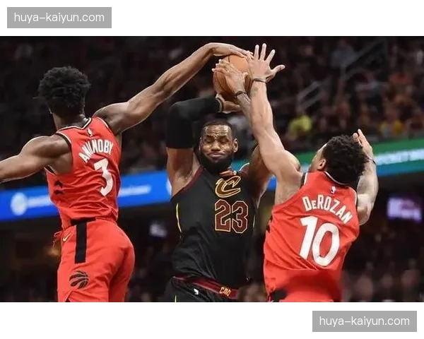 骑士阿伦第三节4次暴扣提振士气 内线杀伤力成战术支点